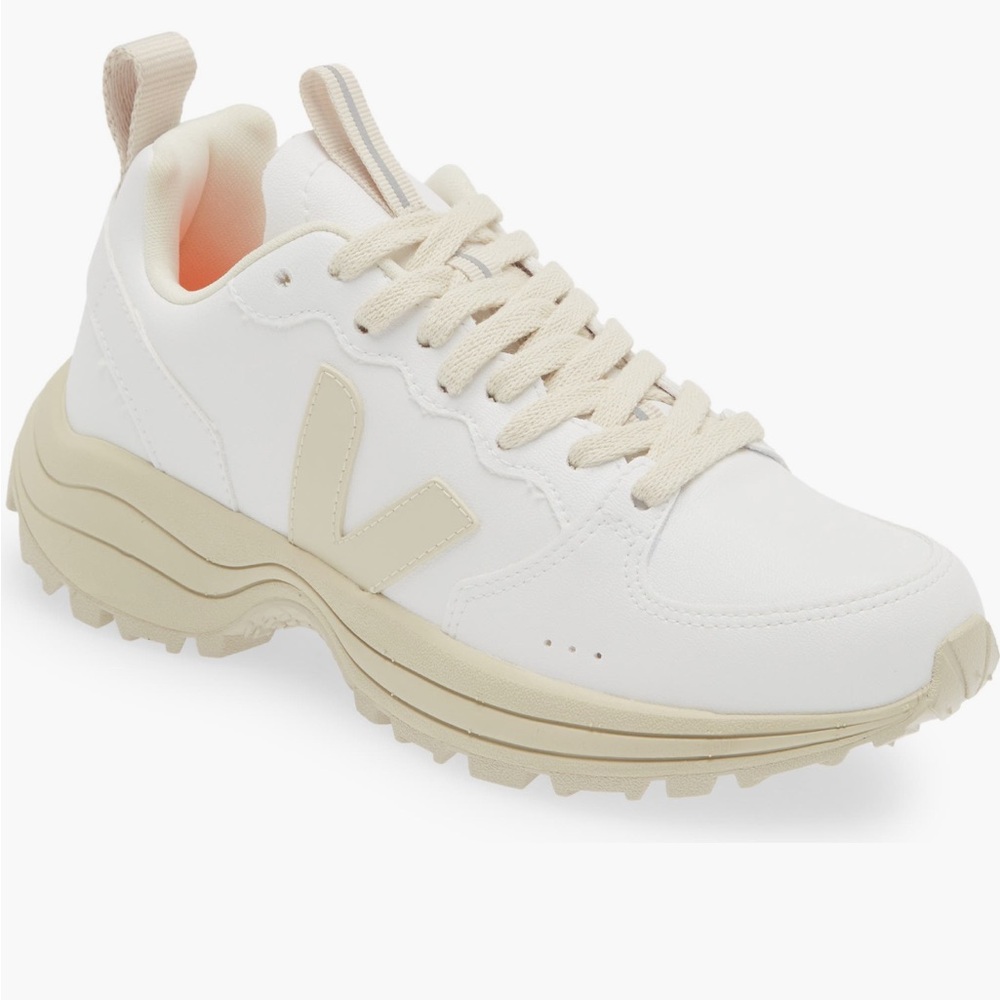 worn one Veja Venturi sneaker in white leather size 39